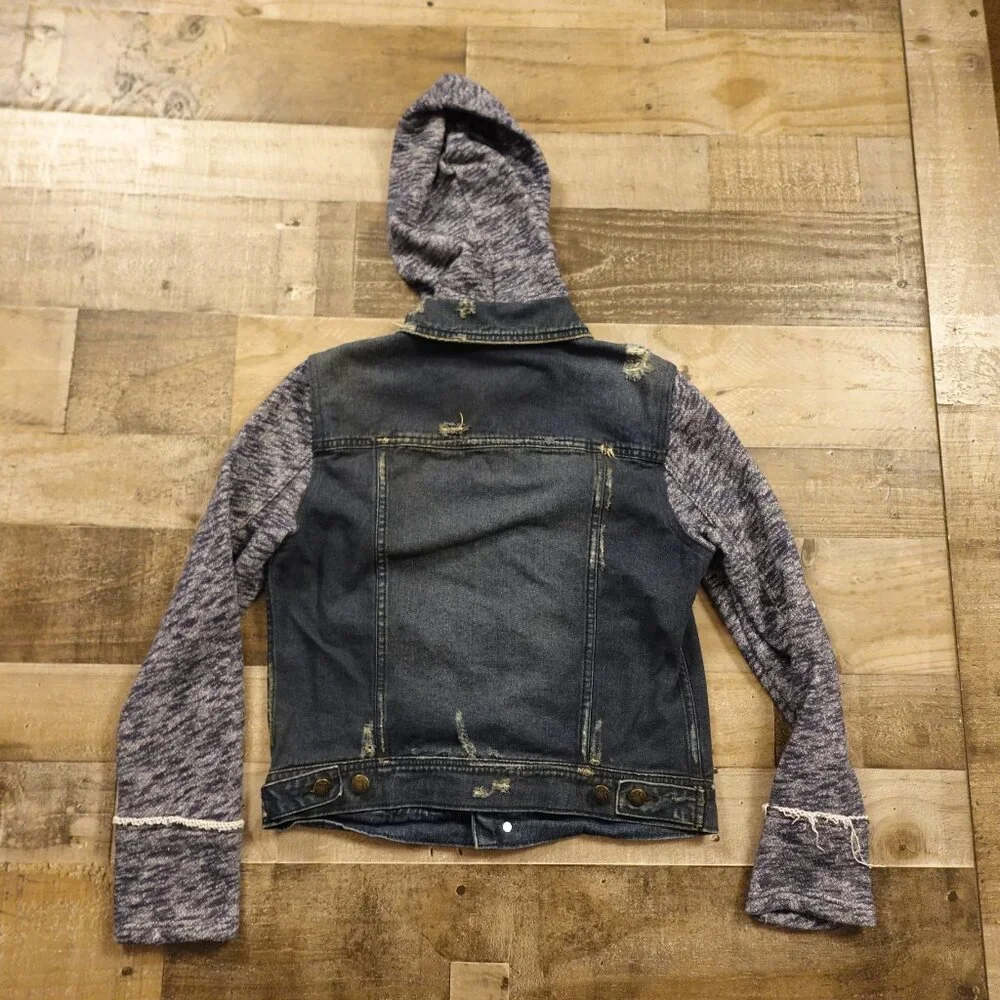 Free‎ People Denim Knit Sleeve Hoodie Jacket Women’s Medium Blue Distressed Boho - Picture 9 of 10